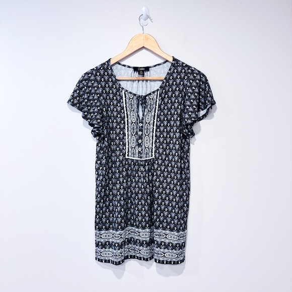 Dalia Tops - DALIA Black and white floral t-shirt